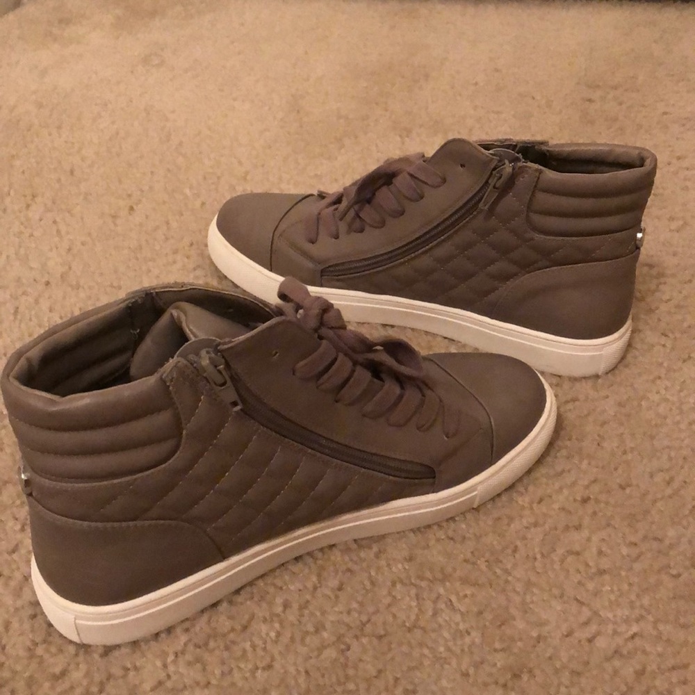 Steve Madden Demorah Hightop Shoes Size 10